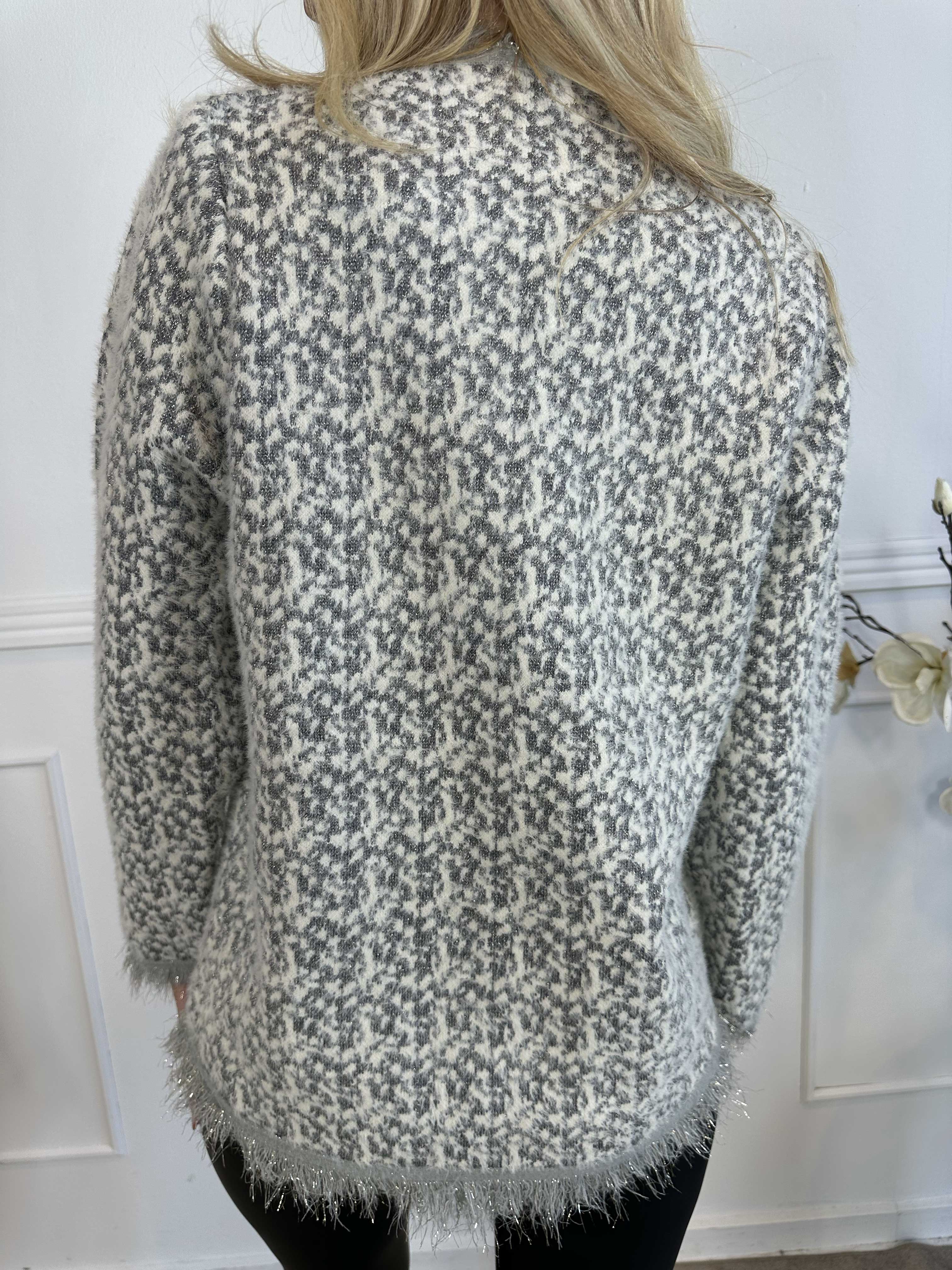 Larna - Blød og lækker cardigan med glimmertråde og guld knapper